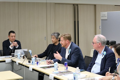 ラウンドテーブルディスカッション